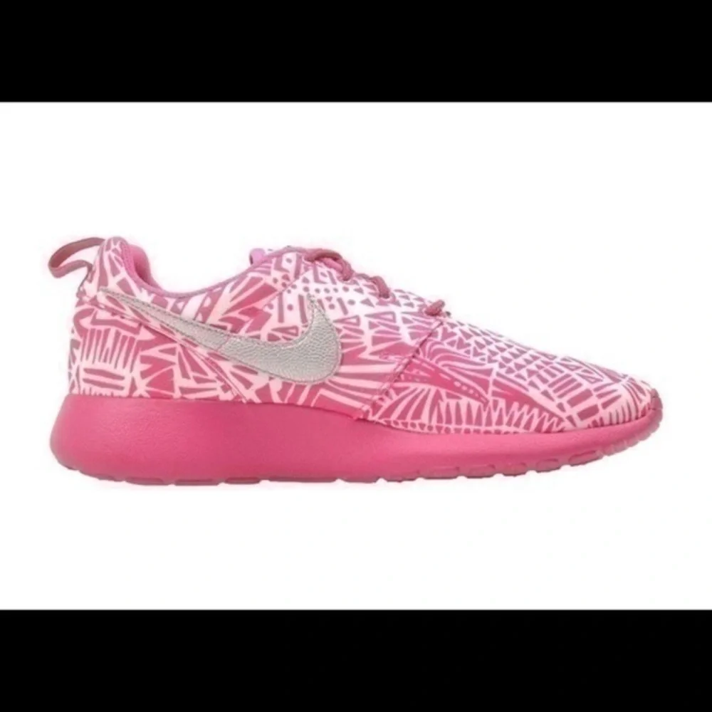 Nike Youth ROSHERUN PRINT ShoesWhite / Metallic Silver/Vivid Pink